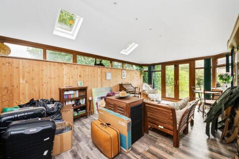 STUDIO / GARDEN ROOM