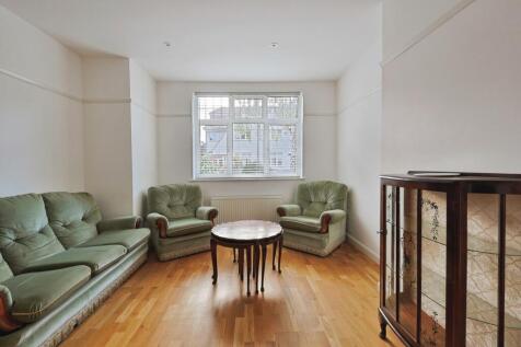 Park Drive, London, W3 photo 4