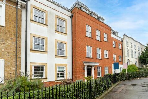 WOODFORD GREEN