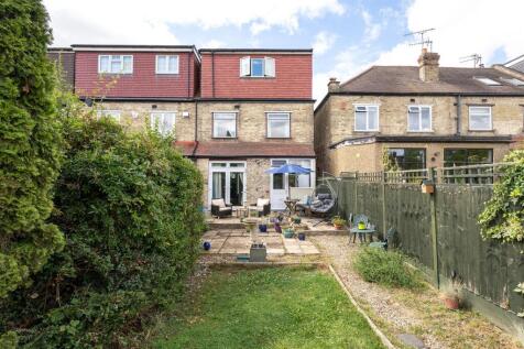 Whitehall Gardens, E4