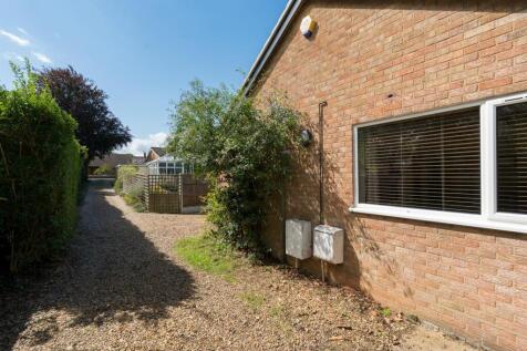2a-MeadowRiseClose-006.jpg