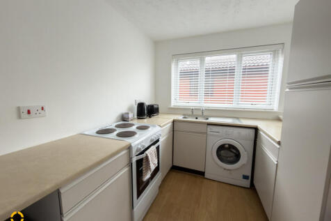 St. Davids Grove, Lytham St. Annes, FY8 photo 4