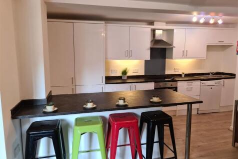 Flat 28 Kitchen-.jpg