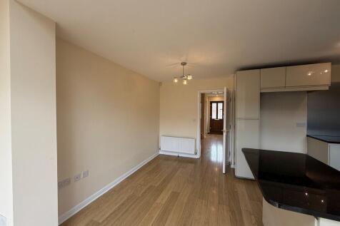 Progress Drive, Bramley photo 3