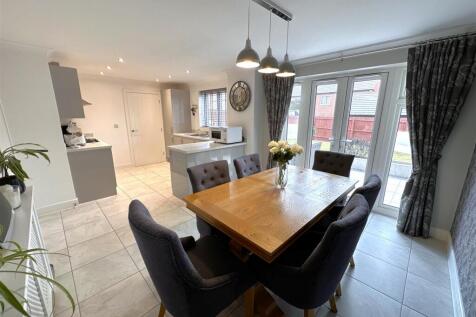 OPEN-PLAN Dining Kitchen 515
