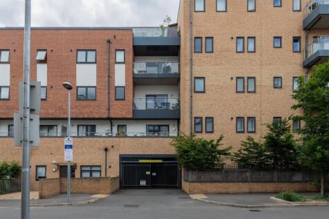 Thornbury Way, E17