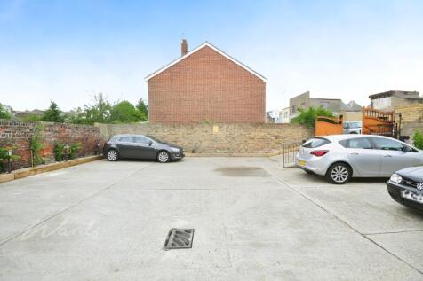 High 126 parking use