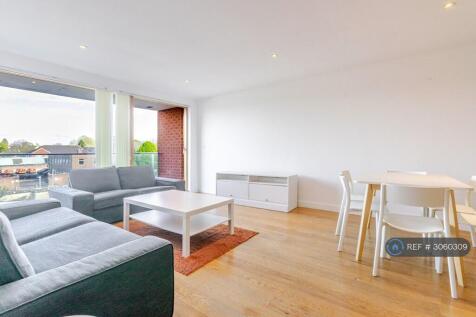 Westholme Gardens, Ruislip, HA4 photo 4