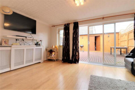 Limes Avenue, Chigwell, Essex photo 4
