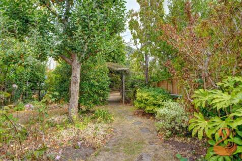 7 Lichfield Ave (13).jpg