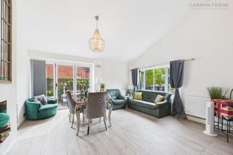 Kitchen/Dining/living Room