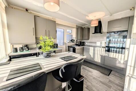 kitchen 1.jpg
