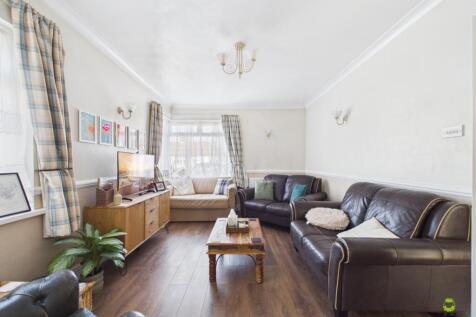 Presented by Nicoleta at EweMove Bexleyheath and D