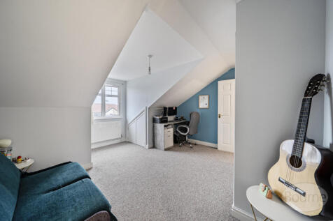 30065aea-f9f0-43b...