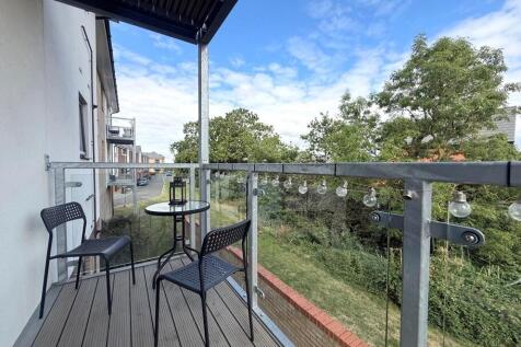 Burney Drive, Glebe Farm photo 5