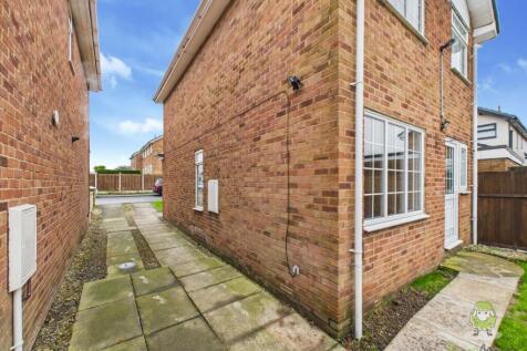 CAM04233G0-PR0047-STILL035