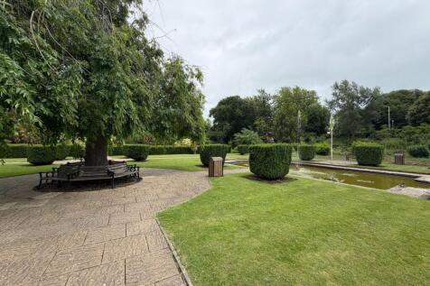 Kingsnorth Gardens