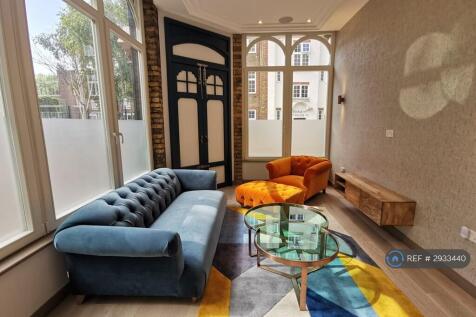 Lounge 1