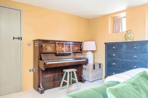 1298221-25-682df5...