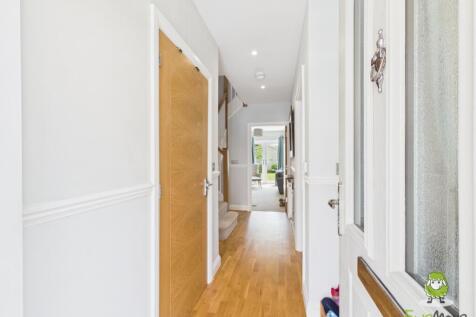 EweMove Estate Agents Basingstoke - 3 Stanton Cour