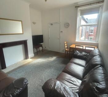 4 Bedroom Flat in NE2 2RQ
