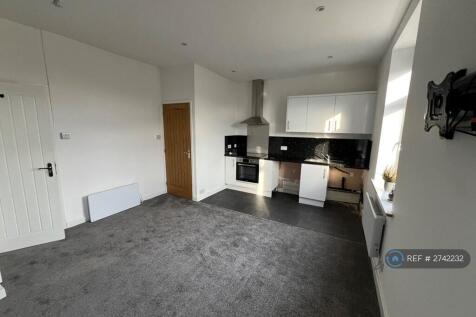 Open Plan Living &amp; Sleeping Space