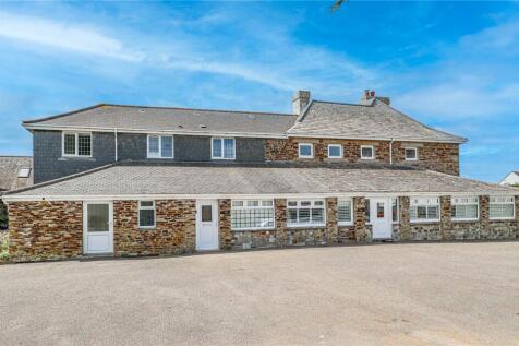 4-bed terraced on Harlyn Bay, Padstow, Cornwall, £1,800/mo