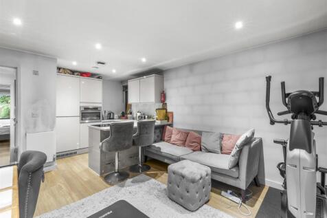 Lincoln House, Brookfield Rd-7.jpg