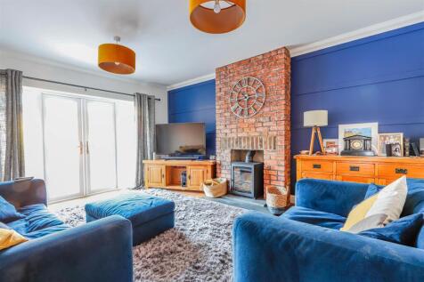 Pencoedtre Road -2.jpg