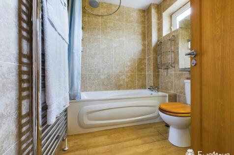 CAM02877G0-PR0053-STILL012