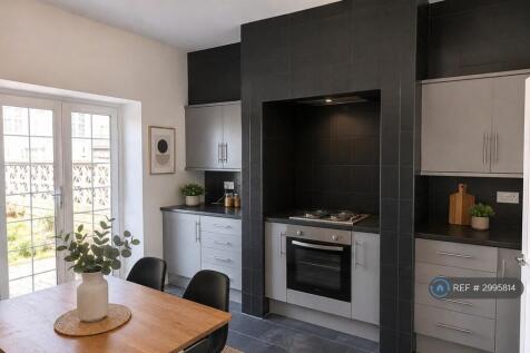 Fitted Kitchen-Dining