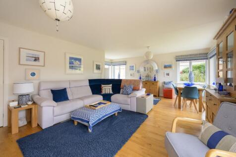 Living/Dining Area
