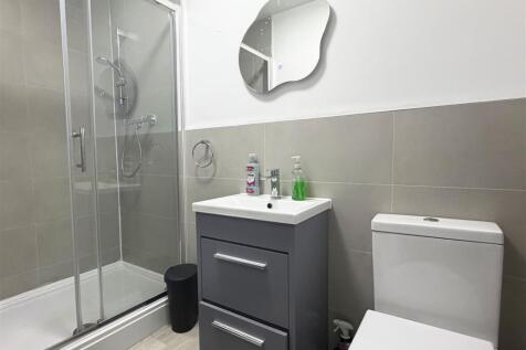 LD ShowerRoom.jpg