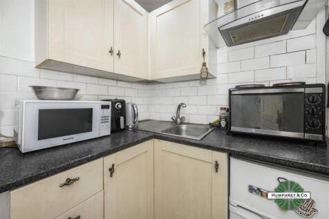31A    Whalebone Lane South -006.jpg