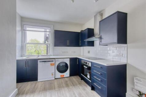 Plough Road, London photo 3