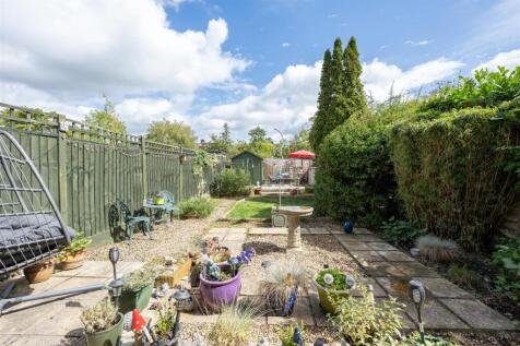 Whitehall Gardens, E4