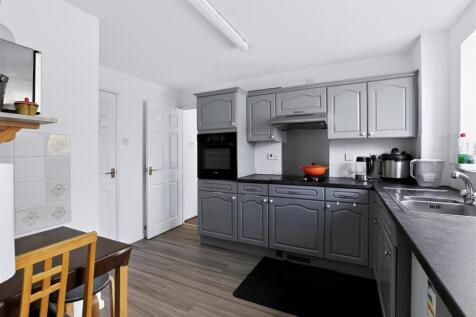 KITCHEN 2 .jpg