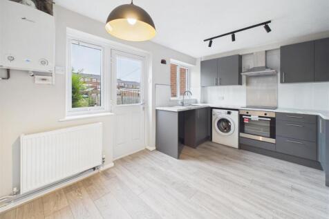 Kitchen/Dining Area
