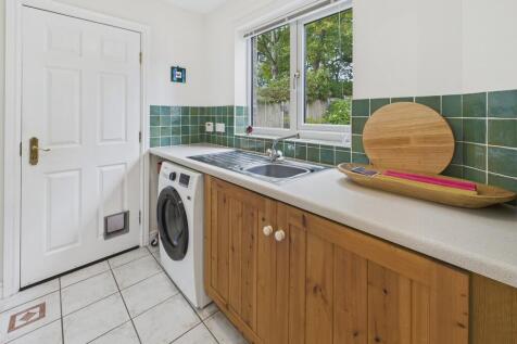 CAM04273G0-PR0195...