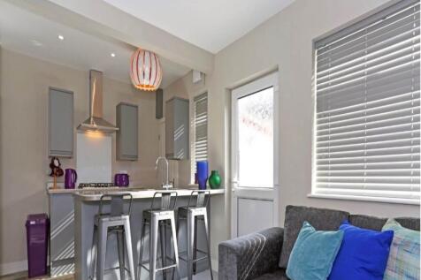 Rosemont Walk (Room 4), Bramley, Leeds photo 3