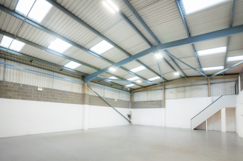 Commercial Property to rent Image 3