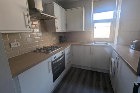 4 Bed - Garmoyle Road, Wavertree, L15 photo 3