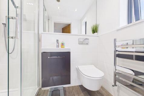 en-suite shower room