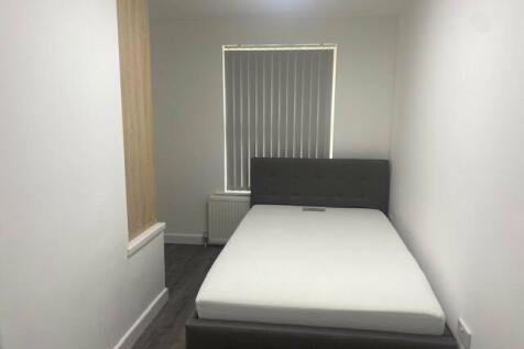 Eltham Gardens, Leeds, West Yorkshire, LS6 photo 3