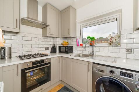 KITCHEN AND LOUNGE