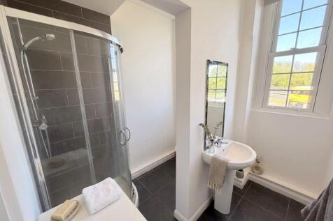 Room 5 Ensuite