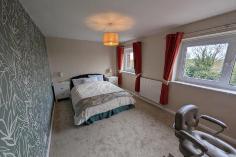 Bed 5 Master Bedroom