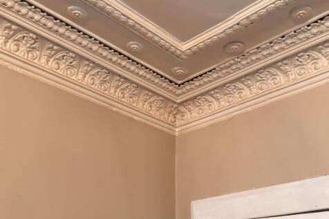 Lounge cornice