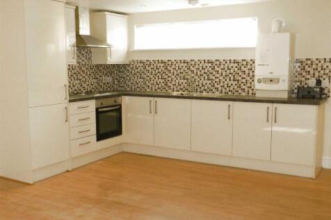 OPEN PLAN KITCHEN / LIVING ROOM