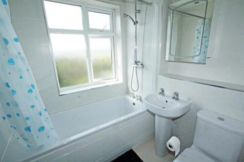 IMG_6335 bathroom.jpg